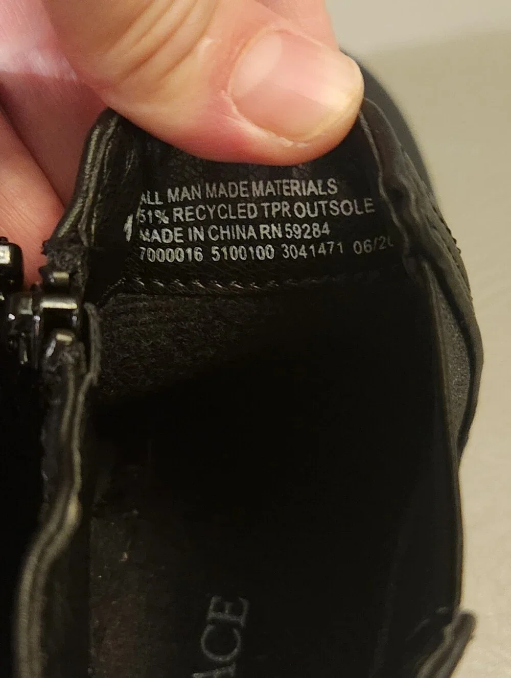 The Childrens Place Girls Black Leather Bootie Size 11